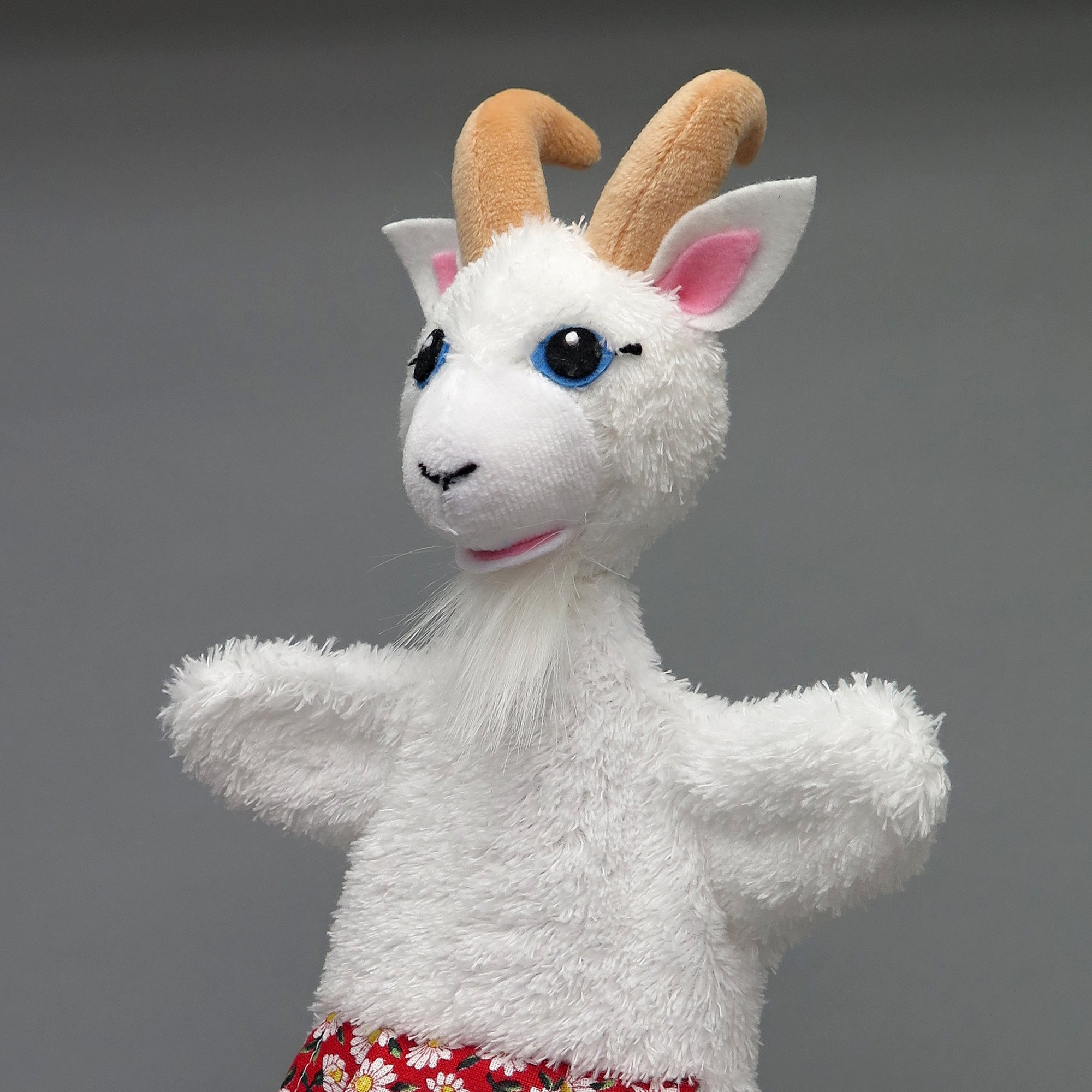 Kornoutová loutka Koza 56 cm