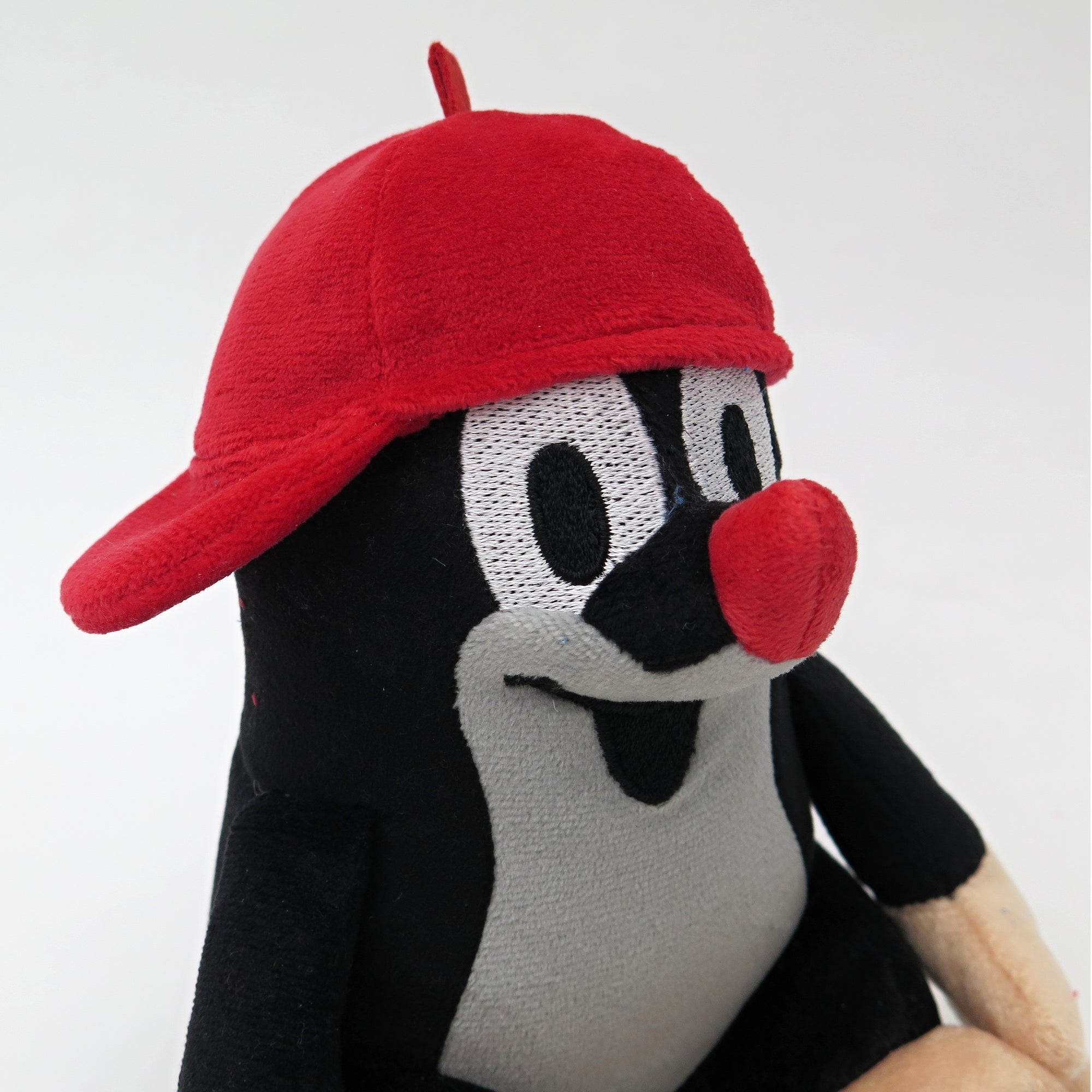 Kuscheltier Der kleine Maulwurf mit roter Baseballkappe sitzt 16 cm, 48920F